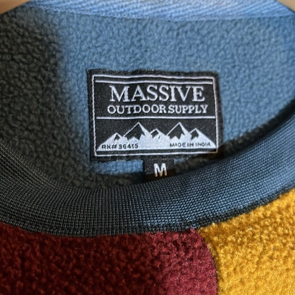 Massive Outdoor Supply color block fleece pullover - Picture 4 of 4